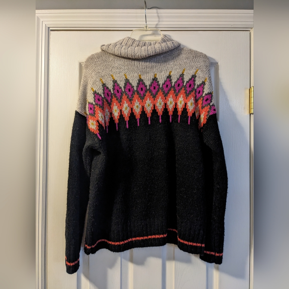 4/$25 The Limited Patterned Turtleneck Sweater - Sz L